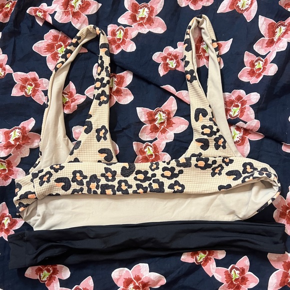 leopard print reverse able bikini / sports bra 🐆 - Picture 2 of 4